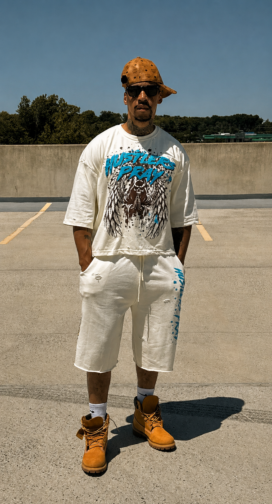 Hustlers Pray Graphic Heavyweight Distressed Tee
