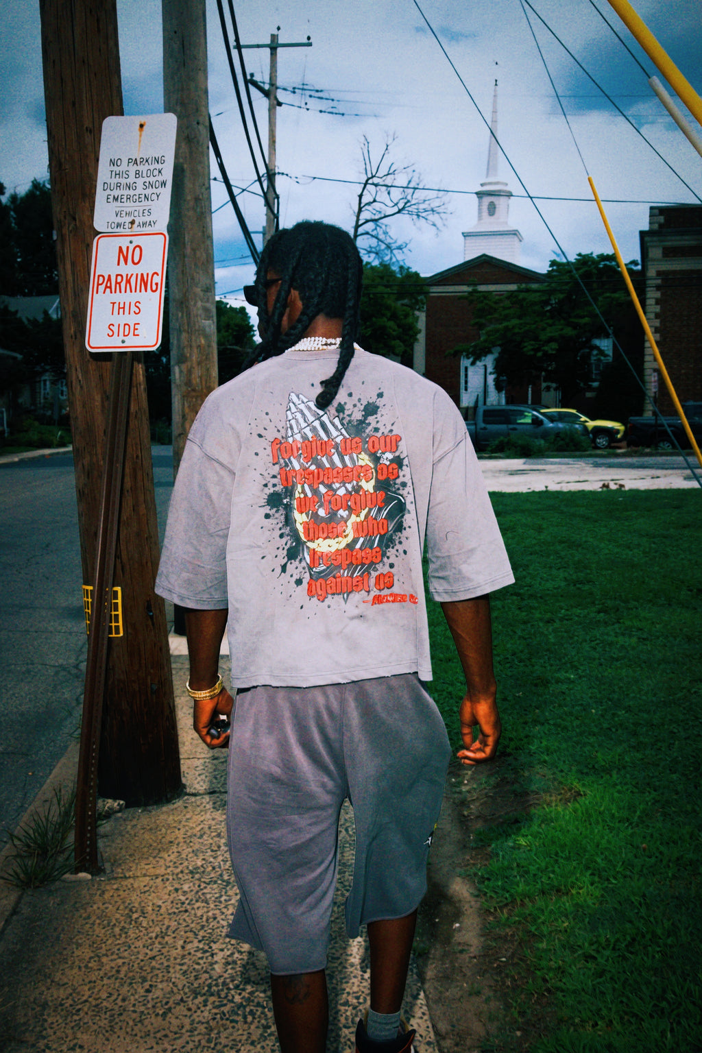Hustlers Pray Graphic Heavyweight Distressed Tee